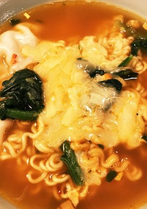 辛旨♡餃子チーズラーメン-レシピのメイン写真
