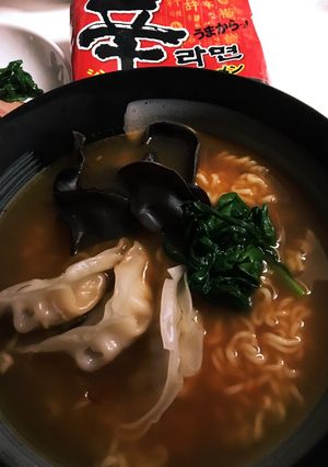ニラ海老餃子の辛ラーメン-レシピのメイン写真