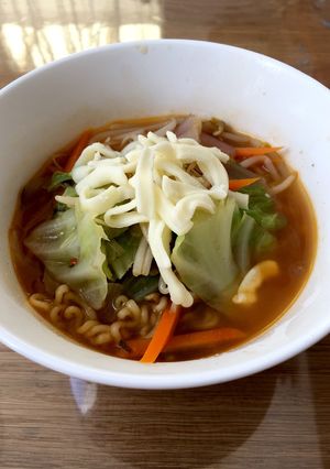 野菜たっぷりチーズ辛ラーメン-レシピのメイン写真