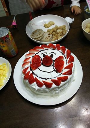 イチゴとチョコだけあんぱんまんデコケーキ-レシピのメイン写真