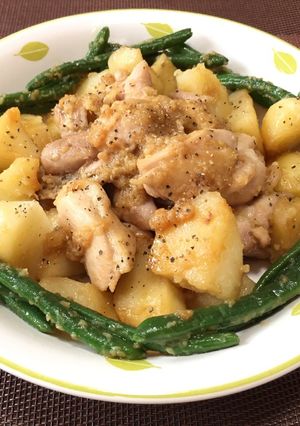 鶏モモ肉とじゃがいものガーリック炒め-レシピのメイン写真