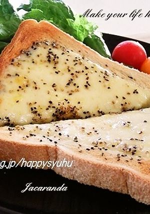 ブラックペッパー☆チーズトースト-レシピのメイン写真