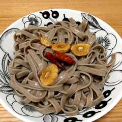 そばパスタのペペロンチーノ-レシピのメイン写真