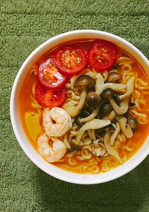 アヒージョのっけた辛ラーメン！-レシピのメイン写真