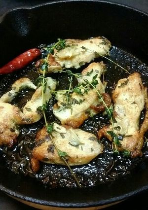 スキレットで簡単失敗なしの鶏胸肉ハーブ焼-レシピのメイン写真
