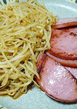 ハムステーキ＆もやしのカレーオイスタ炒め-レシピのメイン写真