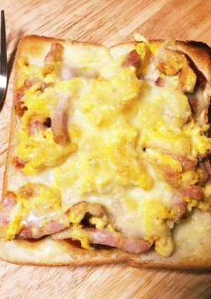 日曜日の朝はスクランブルベーコントースト-レシピのメイン写真