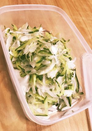 玉ねぎとキュウリのさらだ-レシピのメイン写真