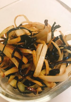 捨てないで！大根の皮の塩昆布炒め-レシピのメイン写真
