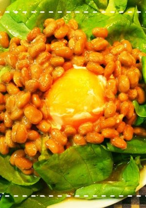 市販麺で簡単！卵チーズ納豆サラダラーメン-レシピのメイン写真