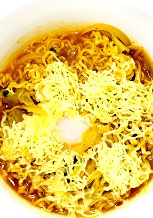 満足度高め！ちーたま辛ラーメン-レシピのメイン写真