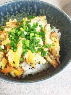 残った天ぷらで簡単!天ぷらの卵とじ丼-レシピのメイン写真