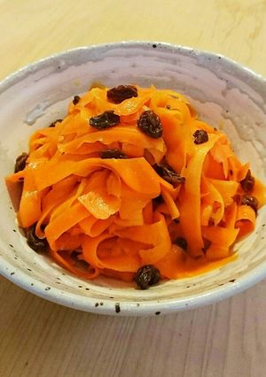 簡単に美味しく♪人参のリボンサラダ-レシピのメイン写真