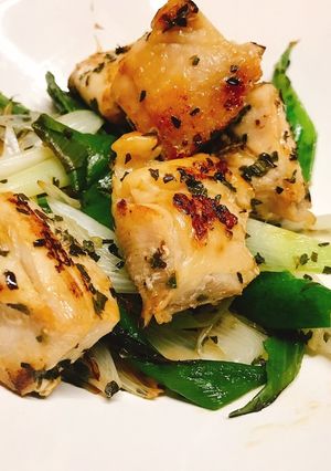 鳥もも肉のバジル蒸し焼き-レシピのメイン写真
