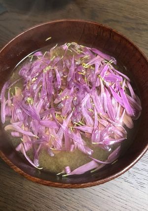 菊の花のお味噌汁-レシピのメイン写真