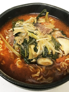 ビーフリブのピリ辛スープで辛ラーメン-レシピのメイン写真