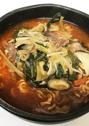 ビーフリブのピリ辛スープで辛ラーメン-レシピのメイン写真