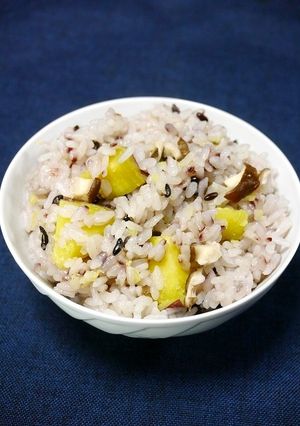 簡単！薩摩芋ときのこの炊き込みご飯-レシピのメイン写真