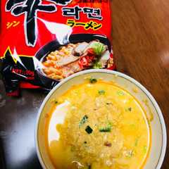 รูปของ 簡単 シン 辛ラーメン まろやかアレンジ