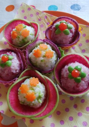 お花の手まりおにぎり-レシピのメイン写真