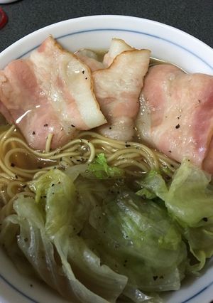 意外と美味しい！ベーコンレタスラーメン-レシピのメイン写真
