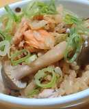 鮭缶丸ごと炊き込み生姜ごはん