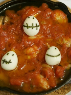 ハロウィンに血の池トマトアヒージョ-レシピのメイン写真