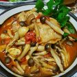 秋の味覚キノコ類で鳥肉のトマト煮