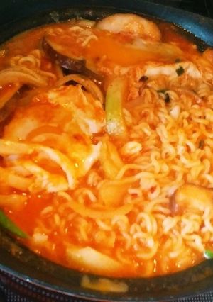 トマト鍋風味の辛ラーメン-レシピのメイン写真