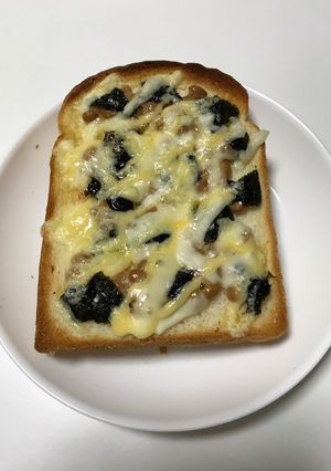 栄養満点！ナッチートースト♪納豆チーズ笑-レシピのメイン写真