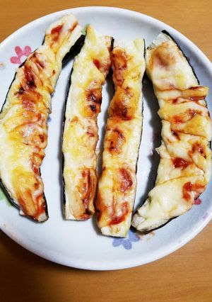 オーブンで簡単♪とろ～りチーズのなすピザ-レシピのメイン写真