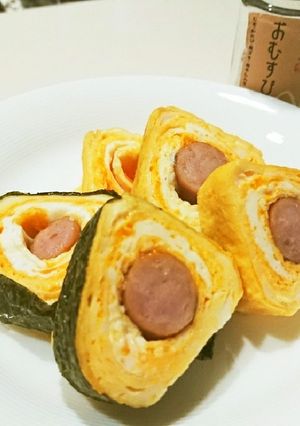 彼のお気に入り。おにぎり玉子焼き-レシピのメイン写真