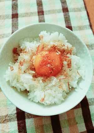 少し贅沢な朝食に！醤油漬けたまごご飯-レシピのメイン写真