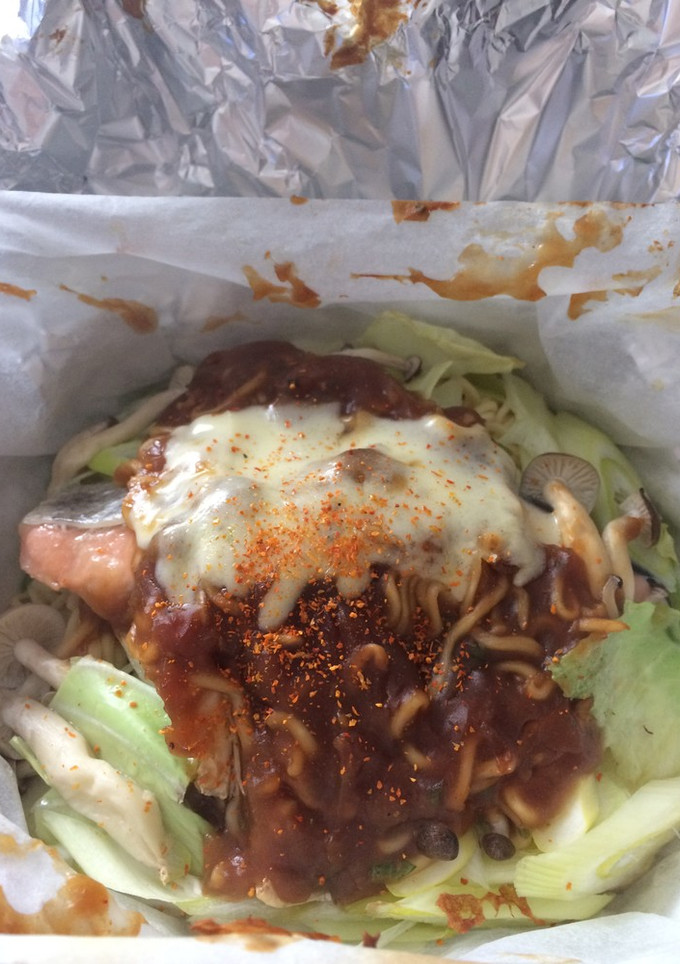 チーズとろ〜り鮭のちゃんちゃん焼ラーメン-レシピのメイン写真