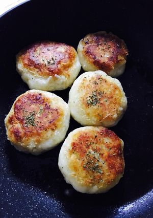 簡単☆チーズ入りいももち-レシピのメイン写真