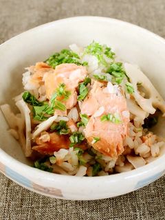 レンジで!鮭とれんこんの炊き込みごはん-レシピのメイン写真