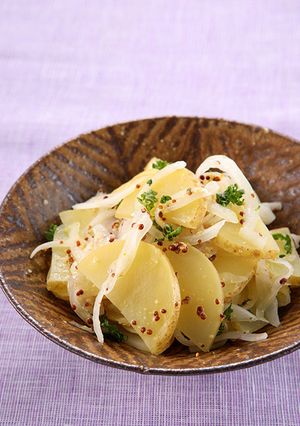 皮付きじゃがいもと玉ねぎのホットサラダ-レシピのメイン写真