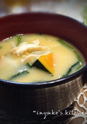 南瓜玉ねぎ榎油揚げホウレン草のお味噌汁-レシピのメイン写真