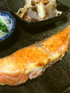 簡単!朝食、お弁当◎鮭の生姜塩バター焼き-レシピのメイン写真