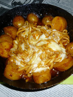 ポテト+チーズの焼きうどん-レシピのメイン写真