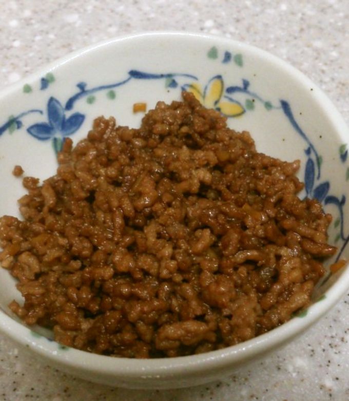 簡単！冷めても白くならないとりそぼろ by ショコリ 【クックパッド