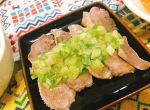 ☆絶品！おつまみ！ネギ塩ダレ豚タン☆-レシピのメイン写真
