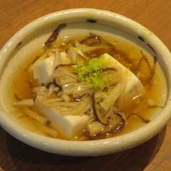 A picture of 温奴の茸餡かけ.