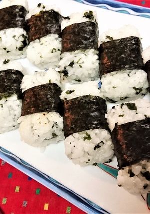 簡単★お弁当に【ワカメご飯の俵おにぎり】-レシピのメイン写真