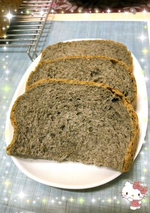 食パン2斤〜黒擦り胡麻〜(o˘◡˘o)♡-レシピのメイン写真