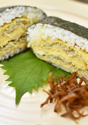 ちりめん入だしまき玉子のおにぎらず-レシピのメイン写真