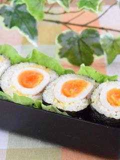半熟卵のおにぎり-レシピのメイン写真