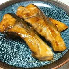 รูปของ フライパンで簡単♪ぶりの照り焼き