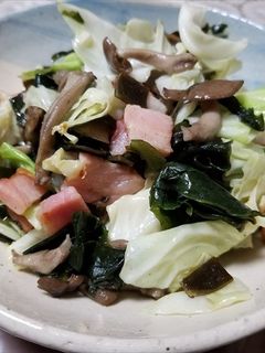 シャカシメジ、ベーコン、野菜などの油炒め-レシピのメイン写真
