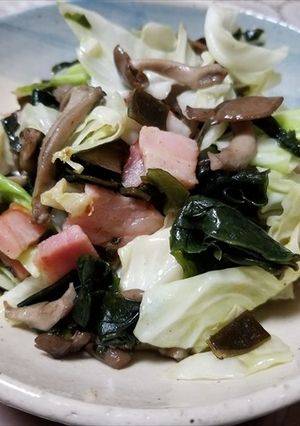 シャカシメジ、ベーコン、野菜などの油炒め-レシピのメイン写真